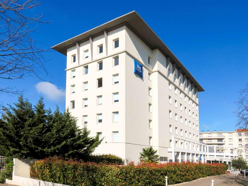 Ibis Budget Lyon Villeurbanne Buitenkant foto