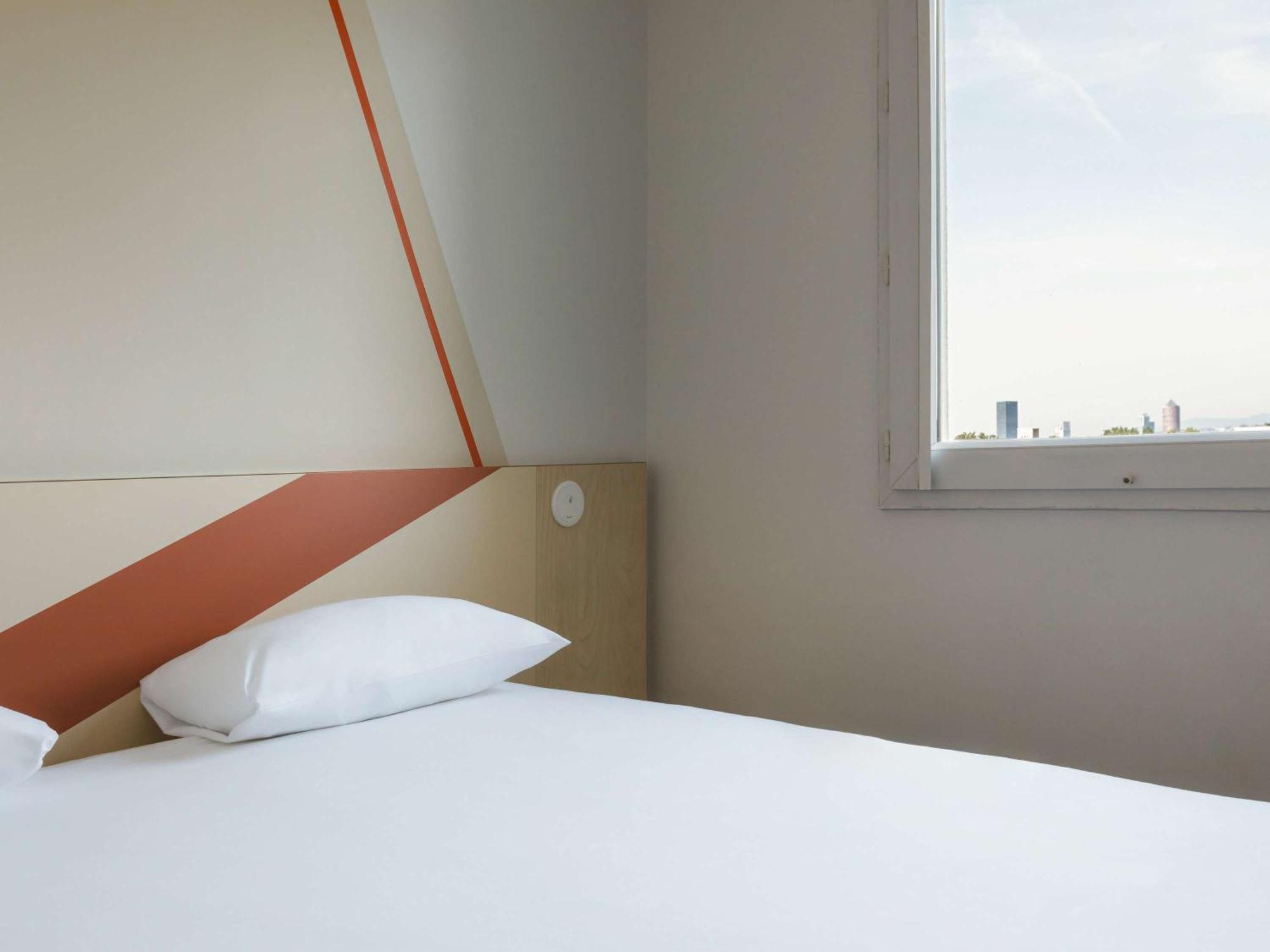 Ibis Budget Lyon Villeurbanne Buitenkant foto