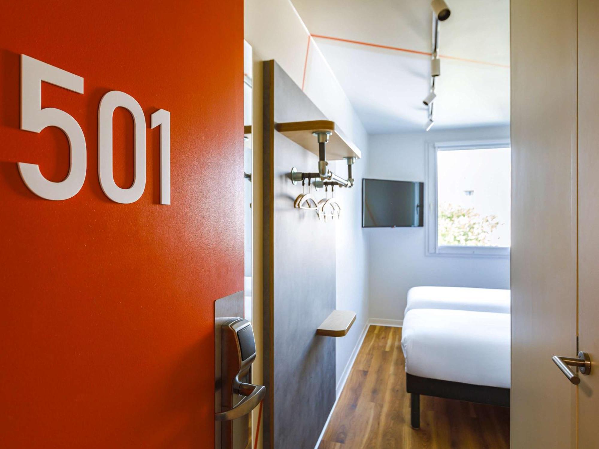 Ibis Budget Lyon Villeurbanne Buitenkant foto