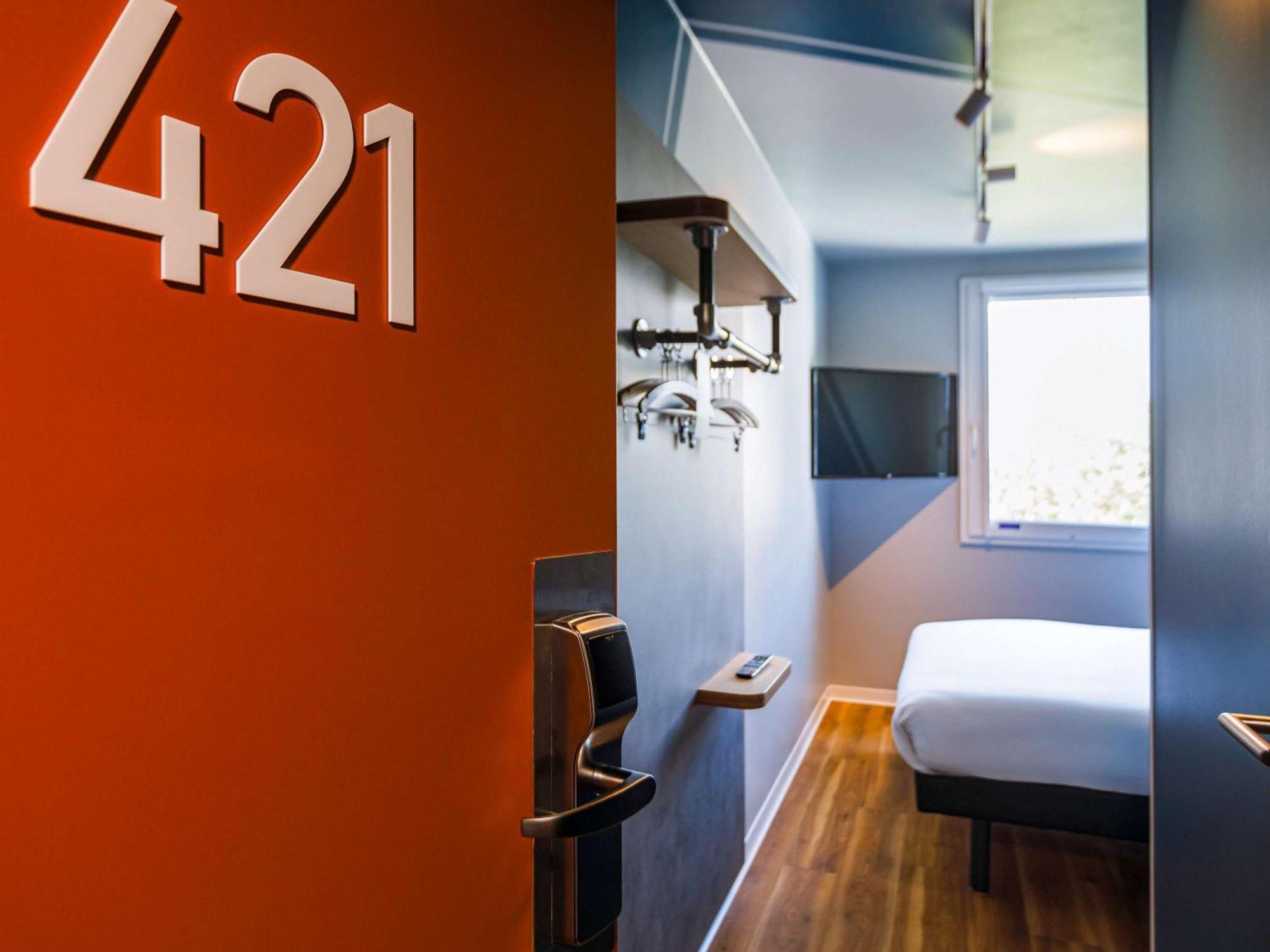 Ibis Budget Lyon Villeurbanne Buitenkant foto