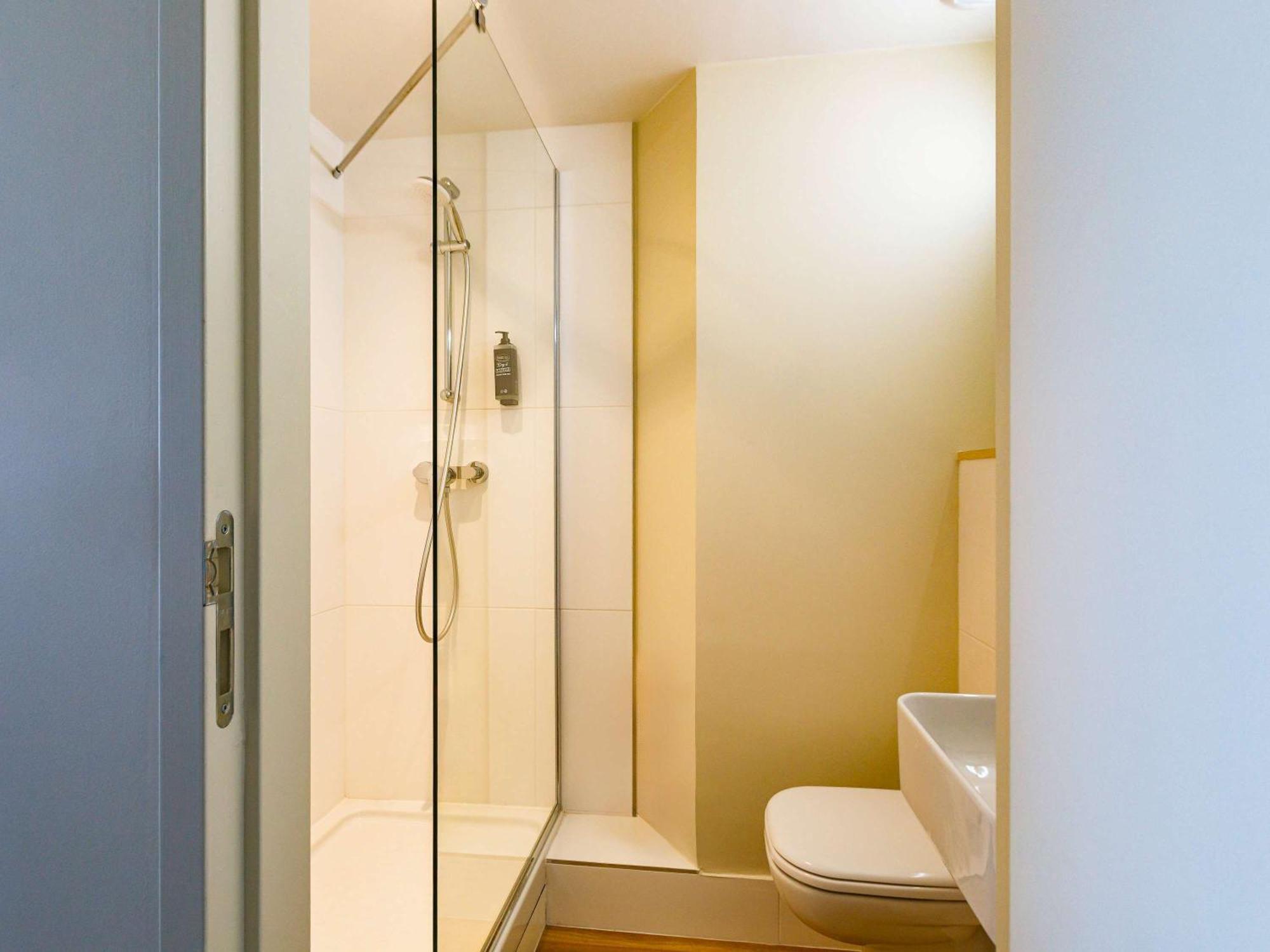 Ibis Budget Lyon Villeurbanne Buitenkant foto