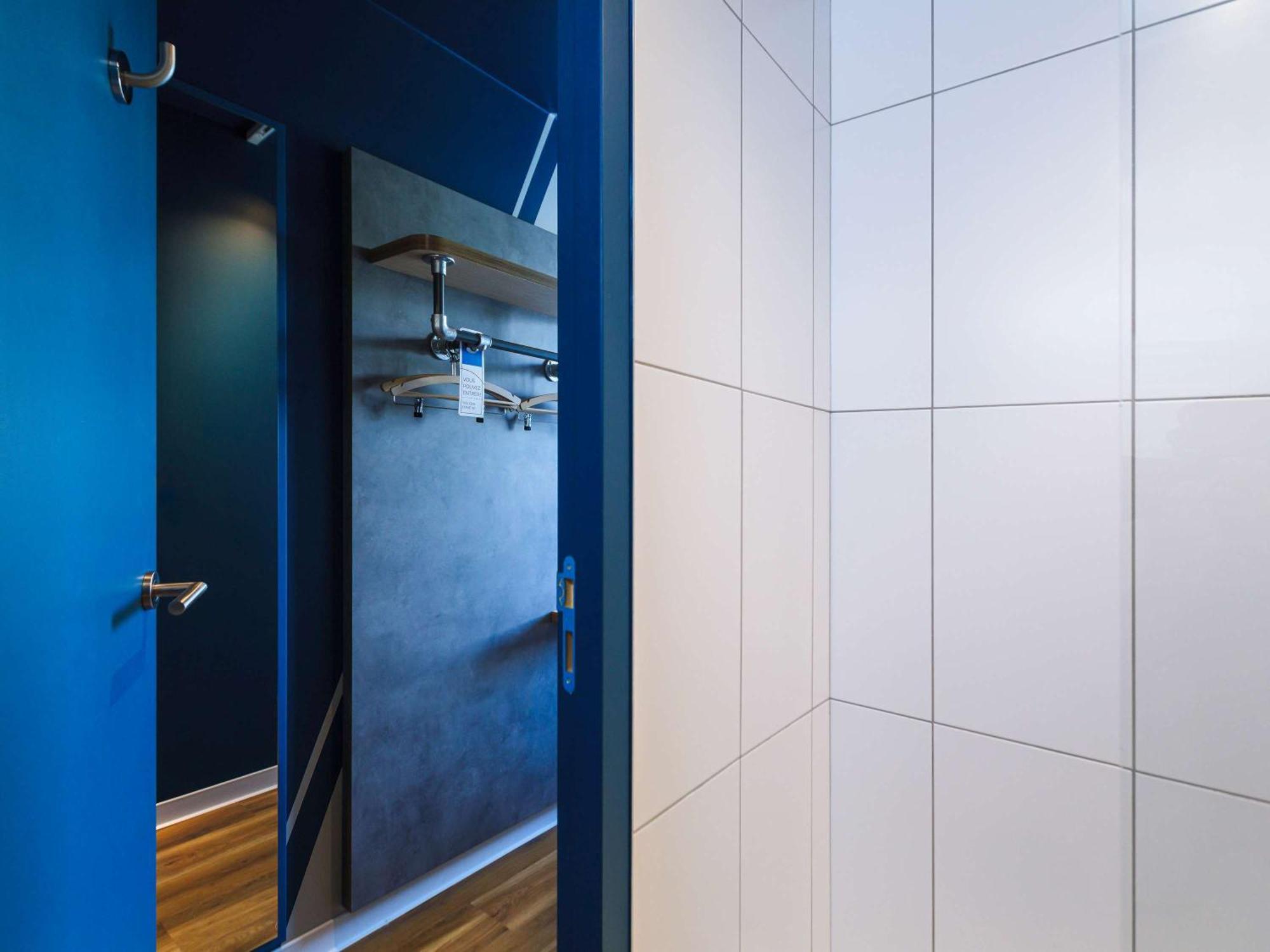 Ibis Budget Lyon Villeurbanne Buitenkant foto