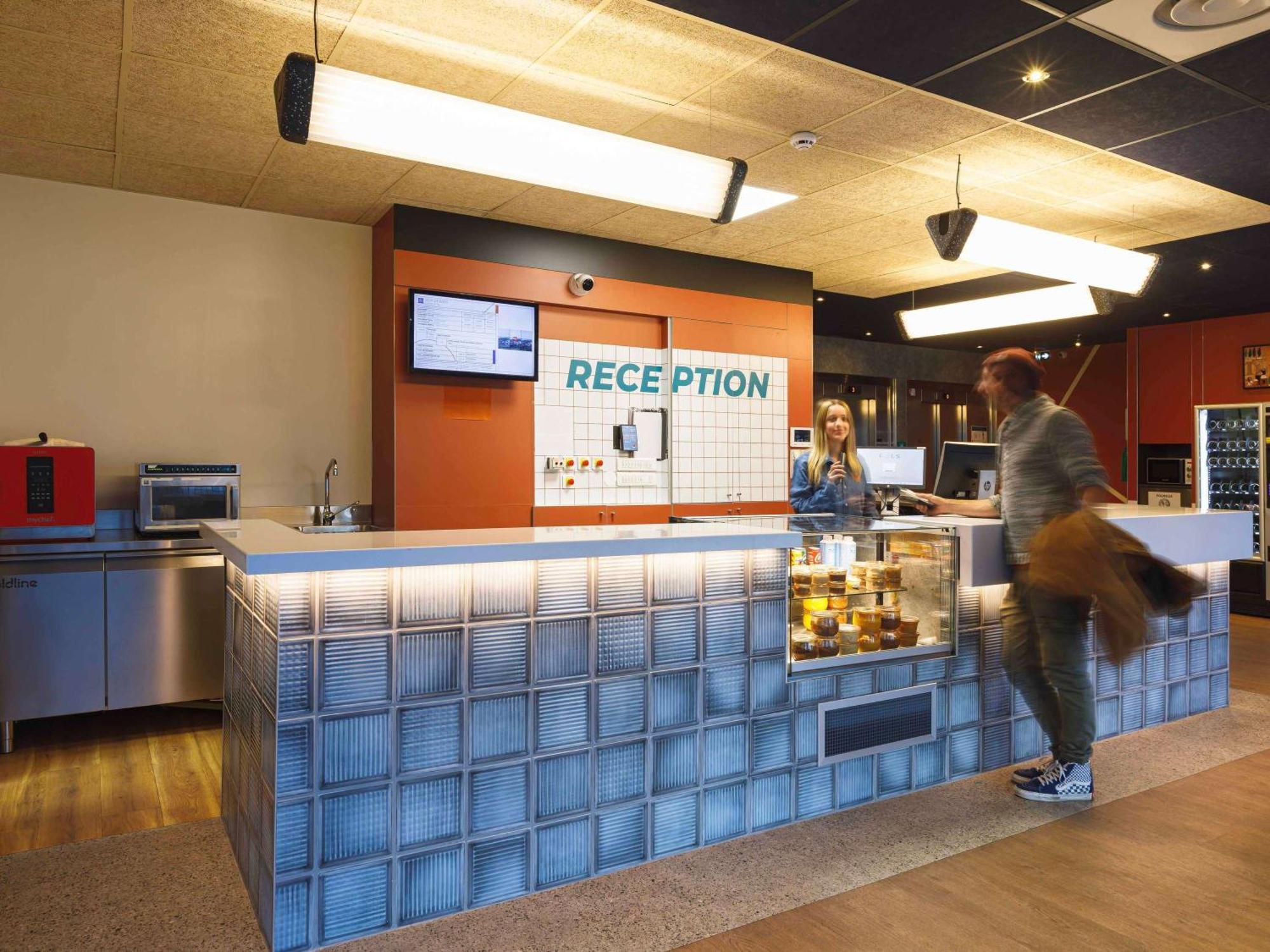 Ibis Budget Lyon Villeurbanne Buitenkant foto