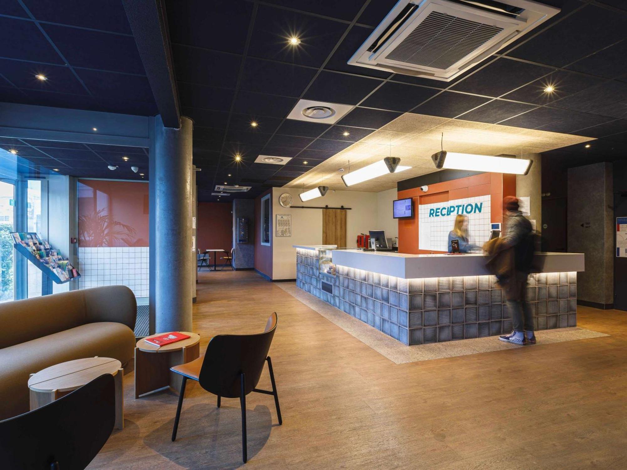 Ibis Budget Lyon Villeurbanne Buitenkant foto
