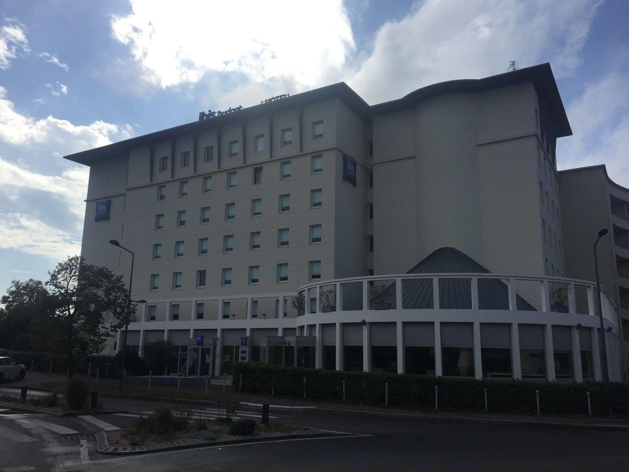 Ibis Budget Lyon Villeurbanne Buitenkant foto