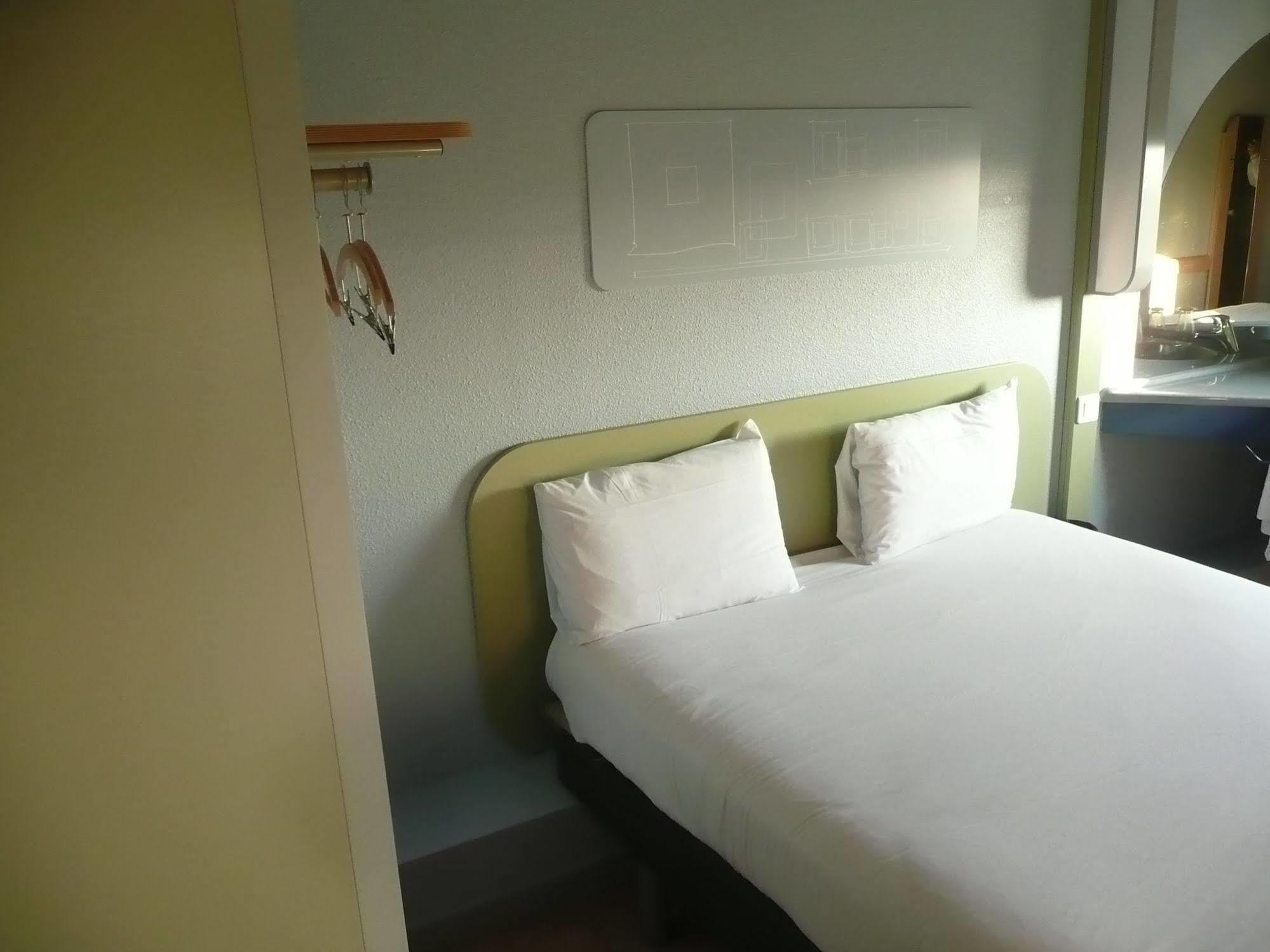 Ibis Budget Lyon Villeurbanne Buitenkant foto