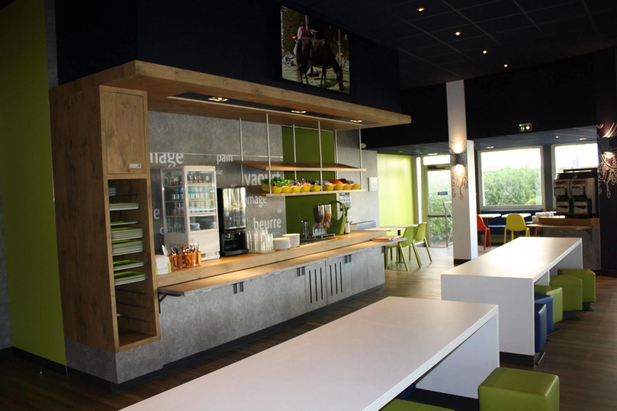 Ibis Budget Lyon Villeurbanne Buitenkant foto